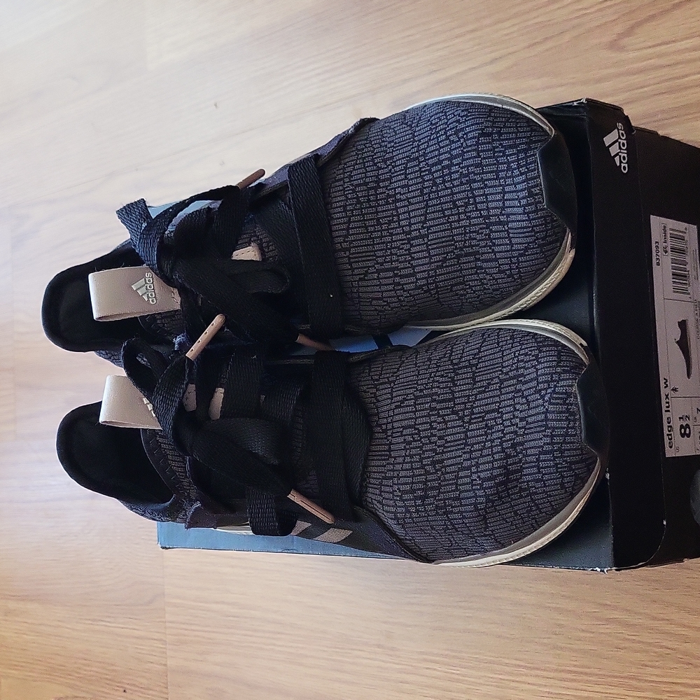 Womens Adidas Edge Lux, Size 8 1/2